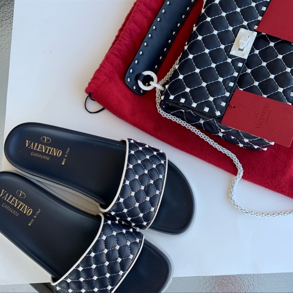 💙SOLD💙Navy & White Valentino Rockstud Slides - Picture 2 of 5